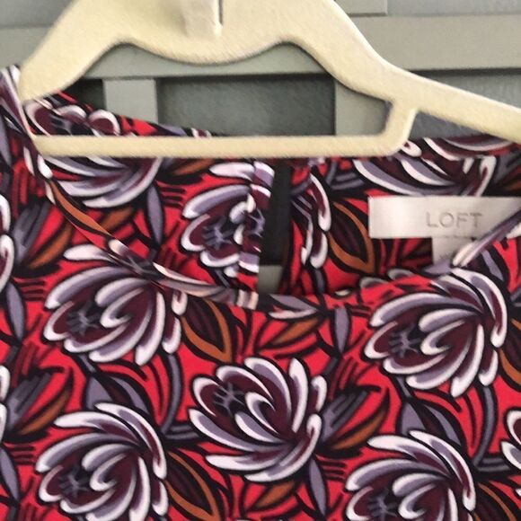 LOFT Long sleeve red floral print shift dress. Size XS - Picture 5 of 7